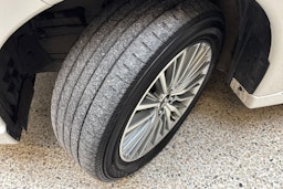 valkoinen Mitsubishi Outlander PHEV 2021 kuva 10.