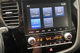 valkoinen Mitsubishi Outlander PHEV 2021 kuva 21.