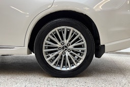 valkoinen Mitsubishi Outlander PHEV 2021 kuva 26.