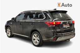 musta Mitsubishi Outlander PHEV 2021 kuva 2.