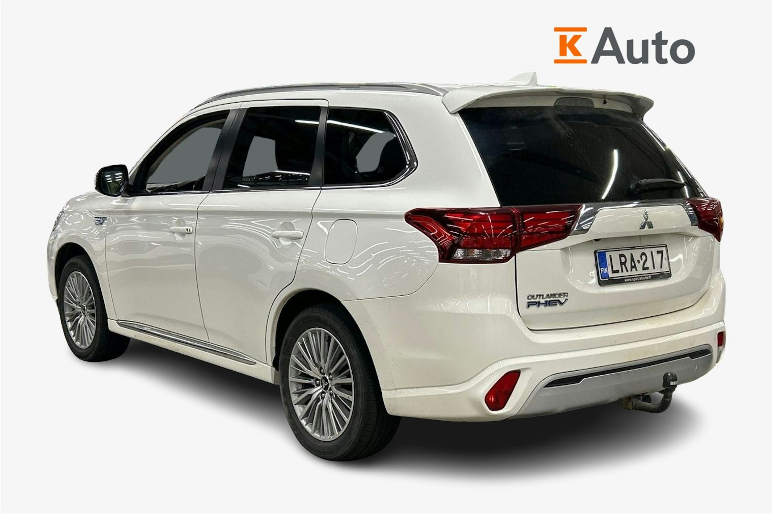 valkoinen Mitsubishi Outlander PHEV 2021 kuva 2.