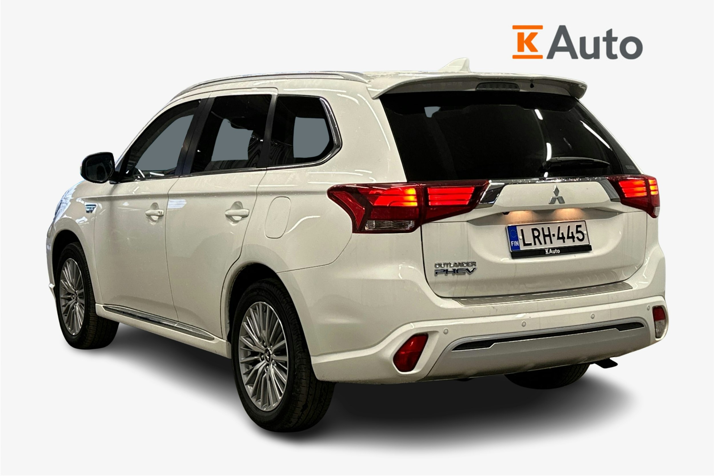 valkoinen Mitsubishi Outlander PHEV 2021 kuva 2.