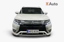 valkoinen Mitsubishi Outlander PHEV 2021 kuva 5.