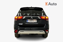 musta Mitsubishi Outlander PHEV 2021 kuva 3.