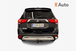 Musta Mitsubishi Outlander PHEV 2021 kuva 3.