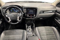 Musta Mitsubishi Outlander PHEV 2021 kuva 9.