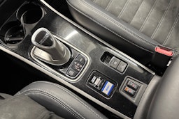 Musta Mitsubishi Outlander PHEV 2021 kuva 19.