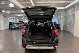 Musta Mitsubishi Outlander PHEV 2021 kuva 24.