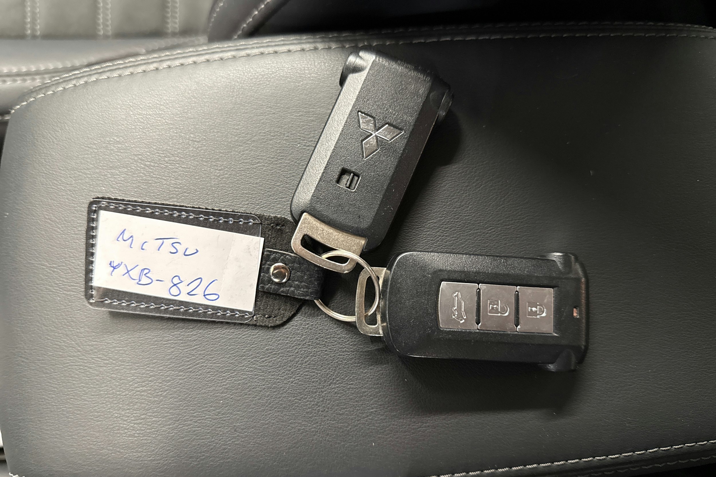 Musta Mitsubishi Outlander PHEV 2021 kuva 25.