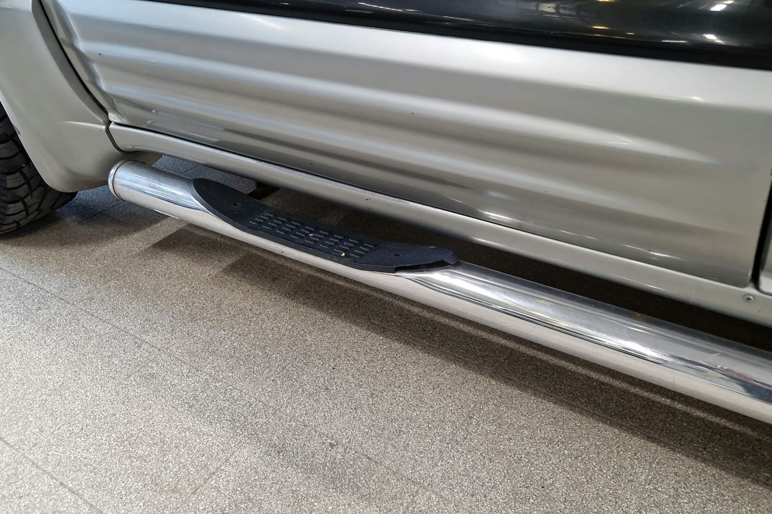 Musta Mitsubishi PAJERO 2002 kuva 13.