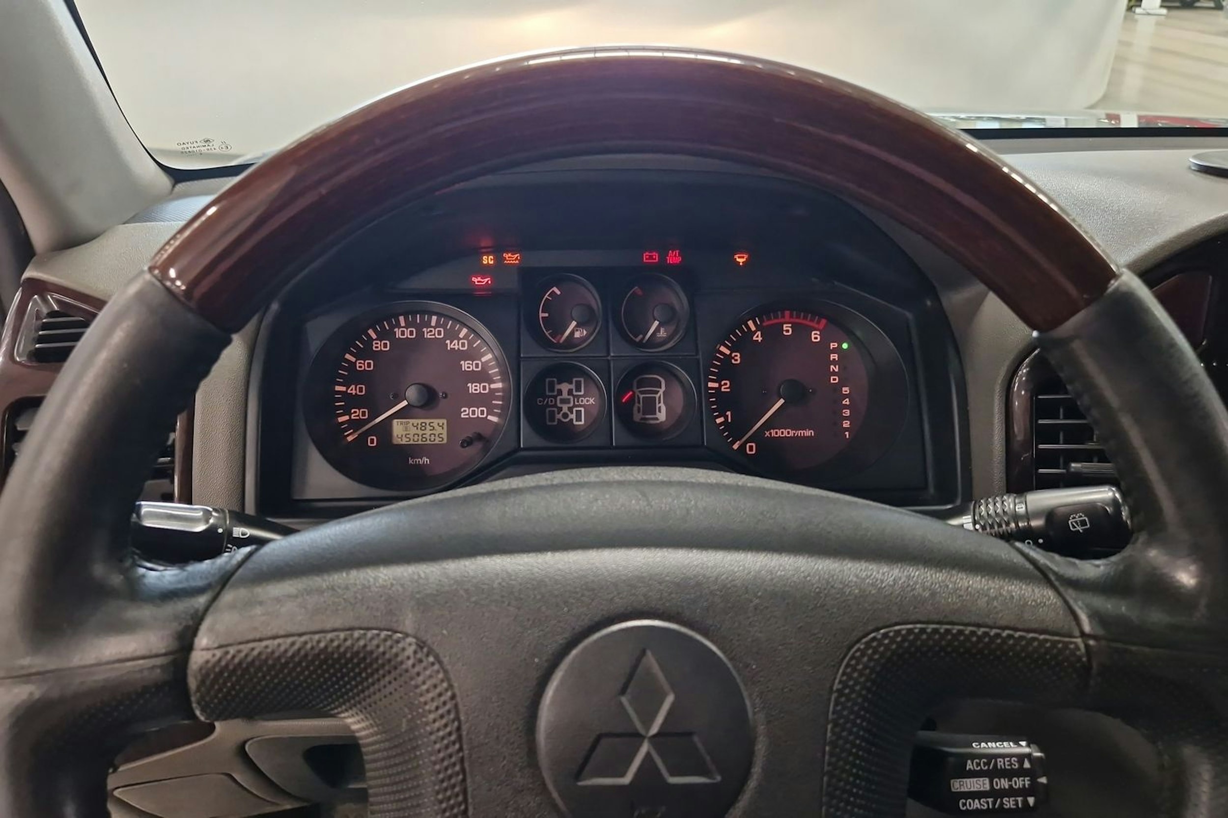 Musta Mitsubishi PAJERO 2002 kuva 15.