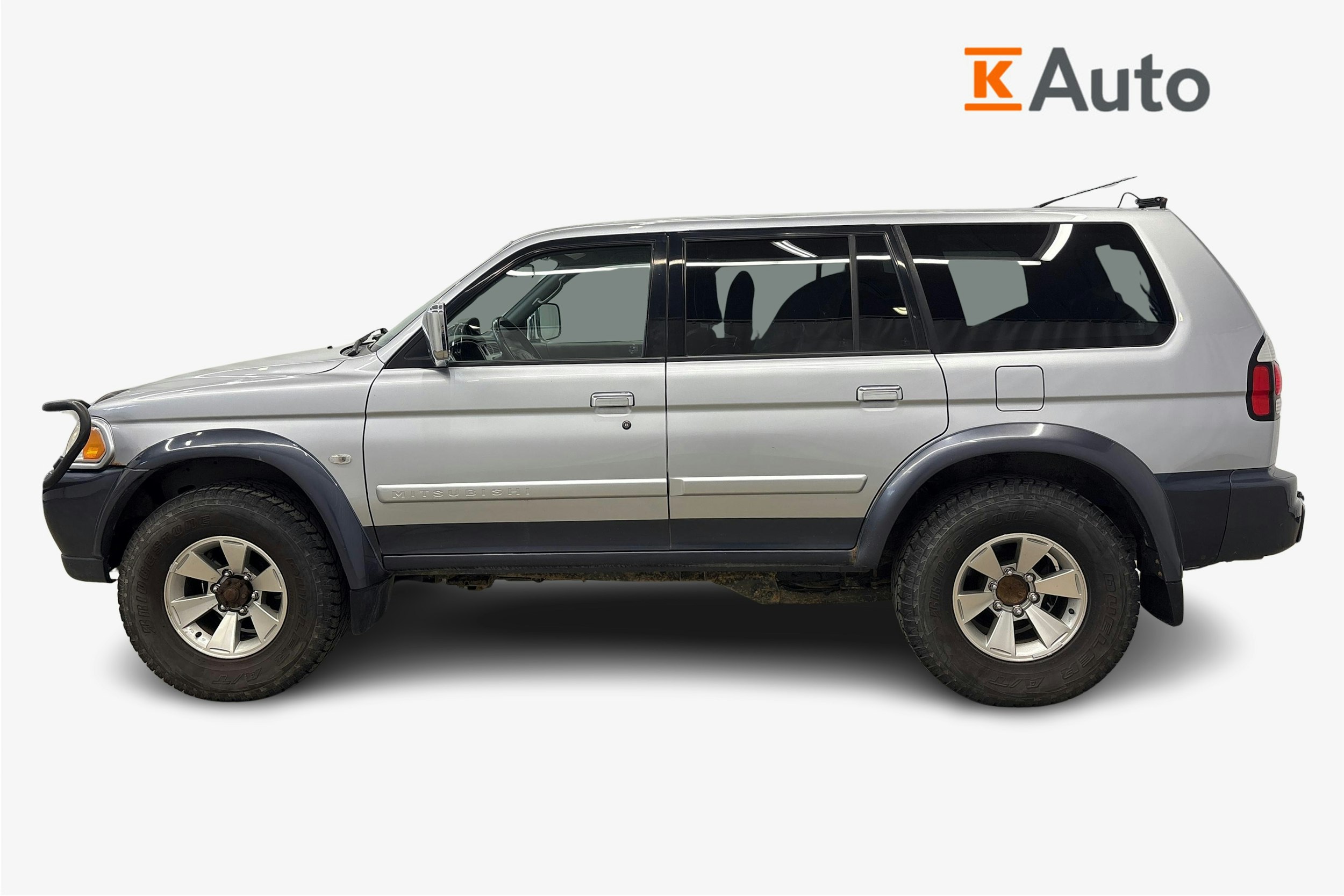 ruskea (beige) Mitsubishi Pajero 2004 kuva 5.