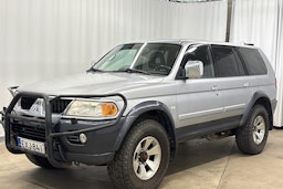 ruskea (beige) Mitsubishi Pajero 2004 kuva 10.