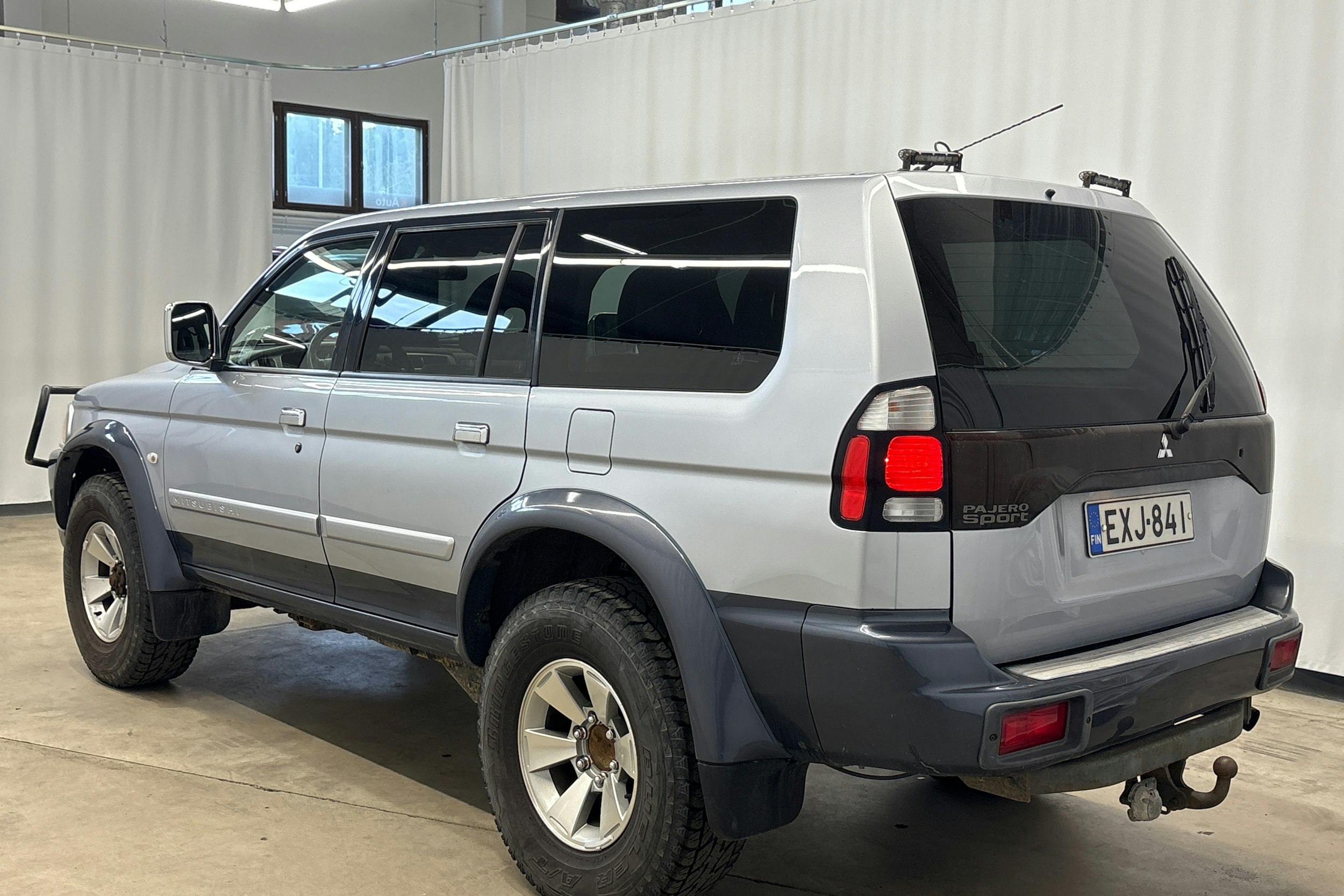ruskea (beige) Mitsubishi Pajero 2004 kuva 11.