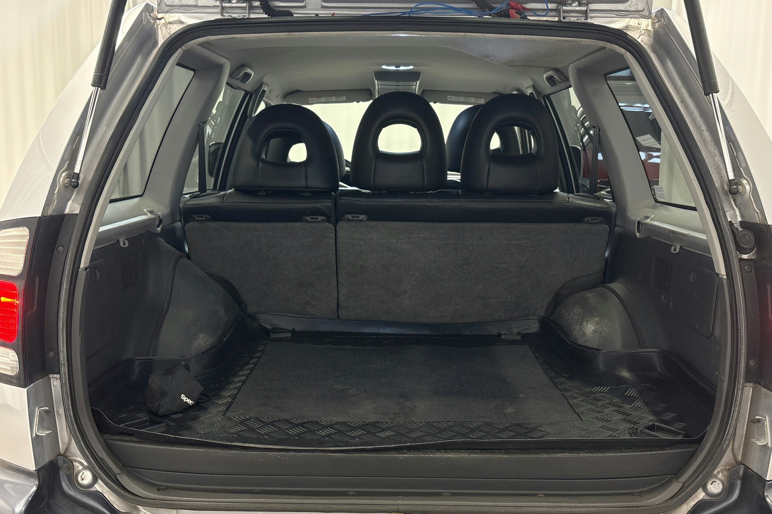 ruskea (beige) Mitsubishi Pajero 2004 kuva 12.