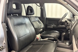 ruskea (beige) Mitsubishi Pajero 2004 kuva 13.