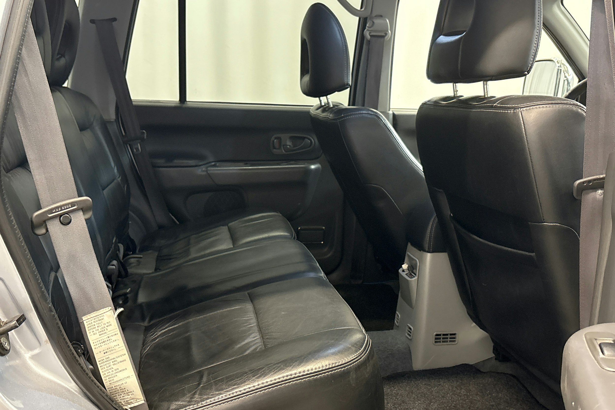 ruskea (beige) Mitsubishi Pajero 2004 kuva 14.