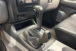 ruskea (beige) Mitsubishi Pajero 2004 kuva 16.