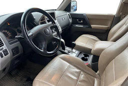 musta Mitsubishi Pajero 2005 kuva 3.
