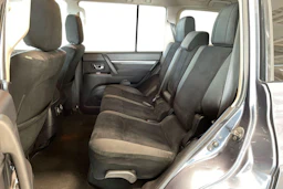 harmaa Mitsubishi Pajero 2007 kuva 8.