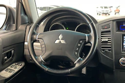 harmaa Mitsubishi Pajero 2007 kuva 13.