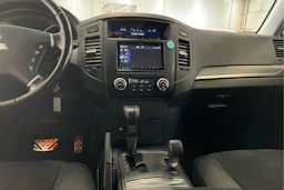 harmaa Mitsubishi Pajero 2007 kuva 17.