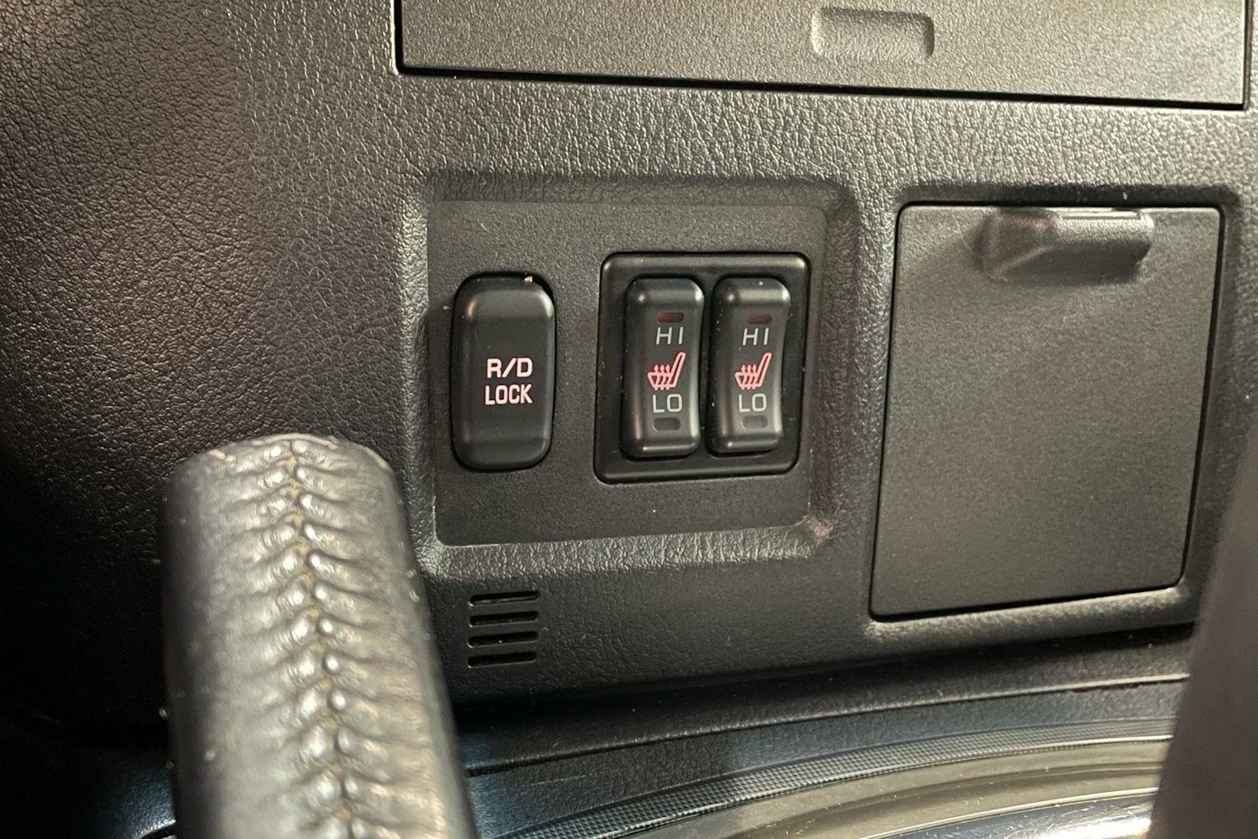 harmaa Mitsubishi Pajero 2007 kuva 20.