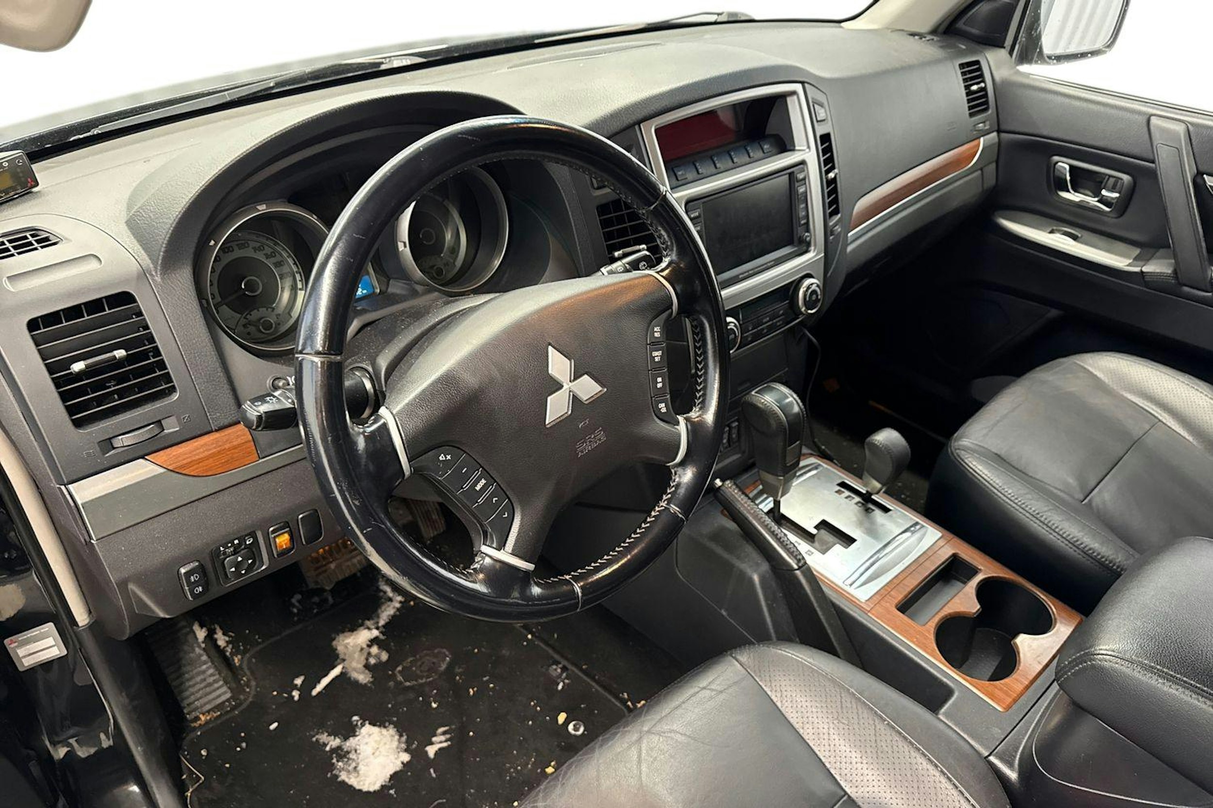 musta Mitsubishi Pajero 2007 kuva 7.