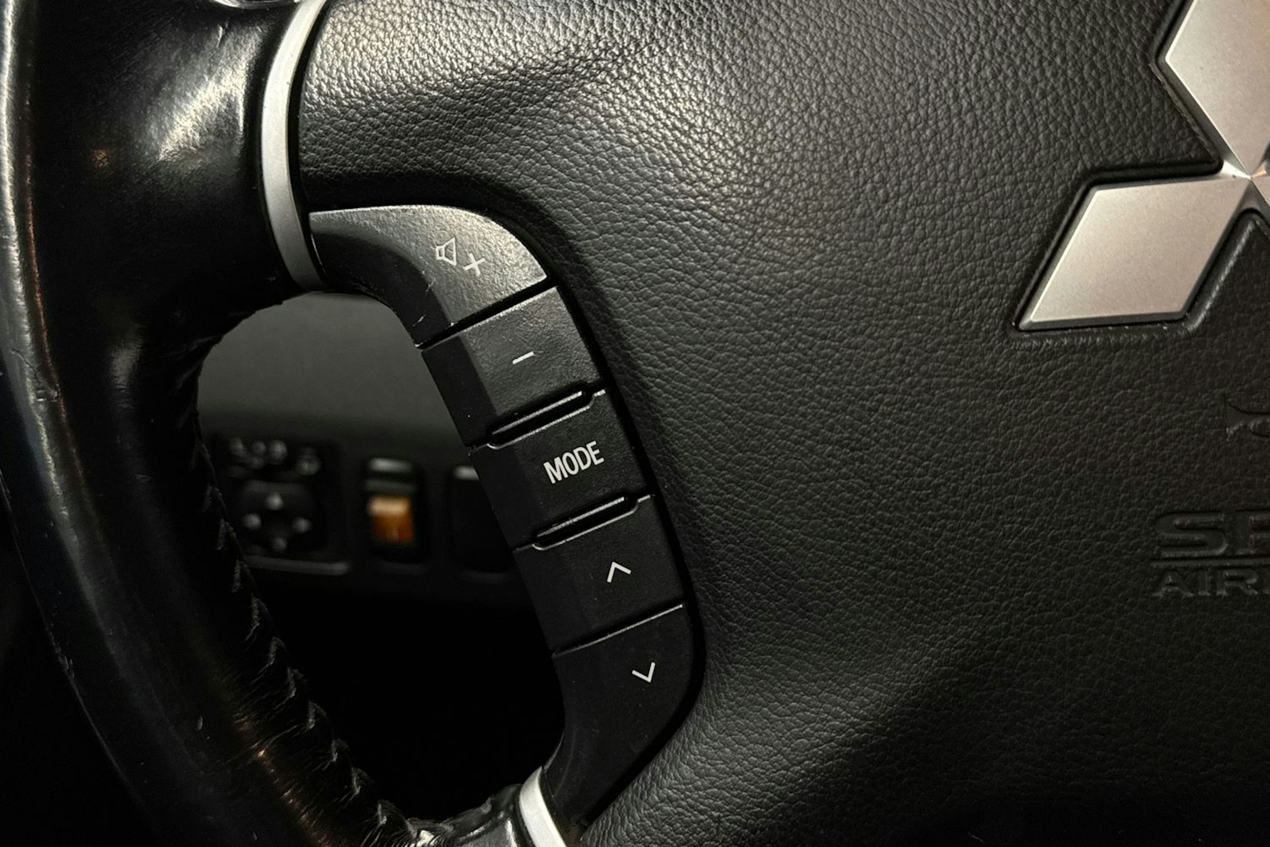 musta Mitsubishi Pajero 2007 kuva 29.