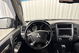 musta Mitsubishi Pajero 2007 kuva 30.