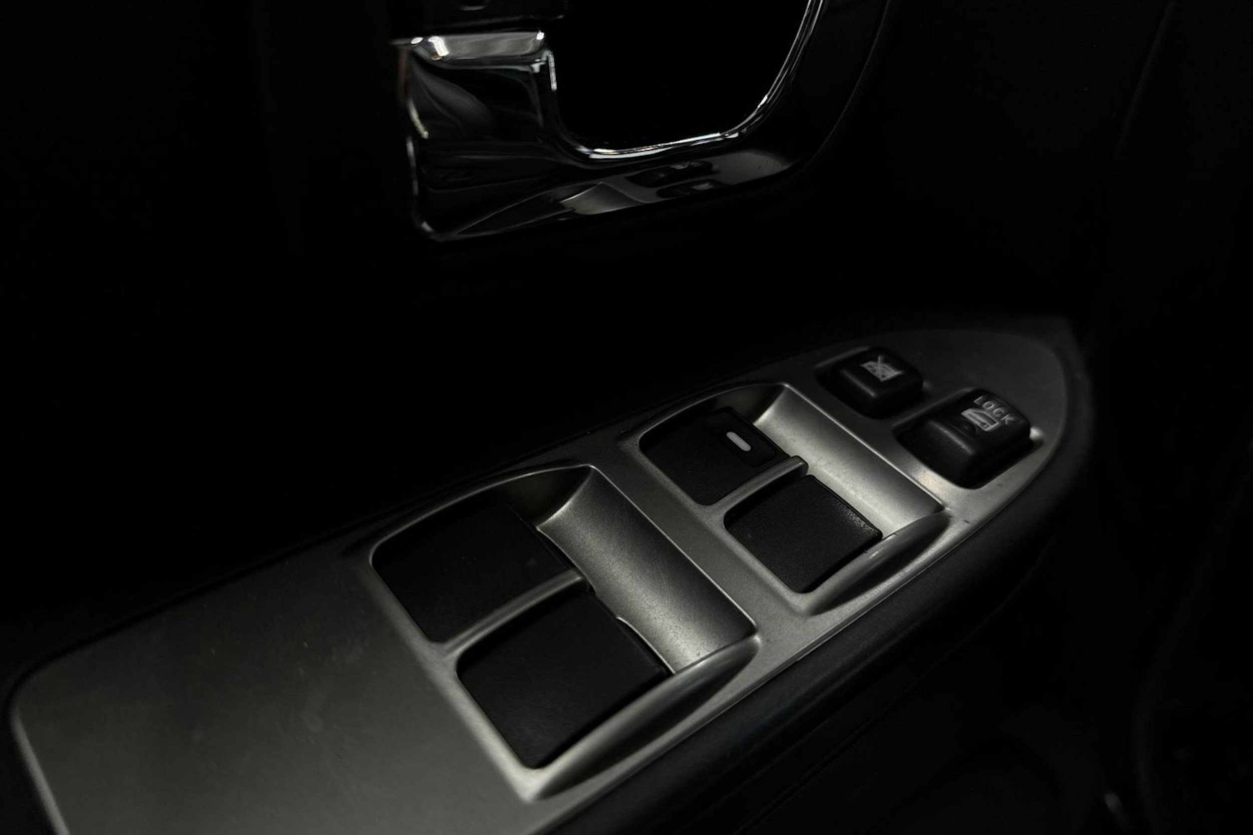 musta Mitsubishi Pajero 2007 kuva 37.