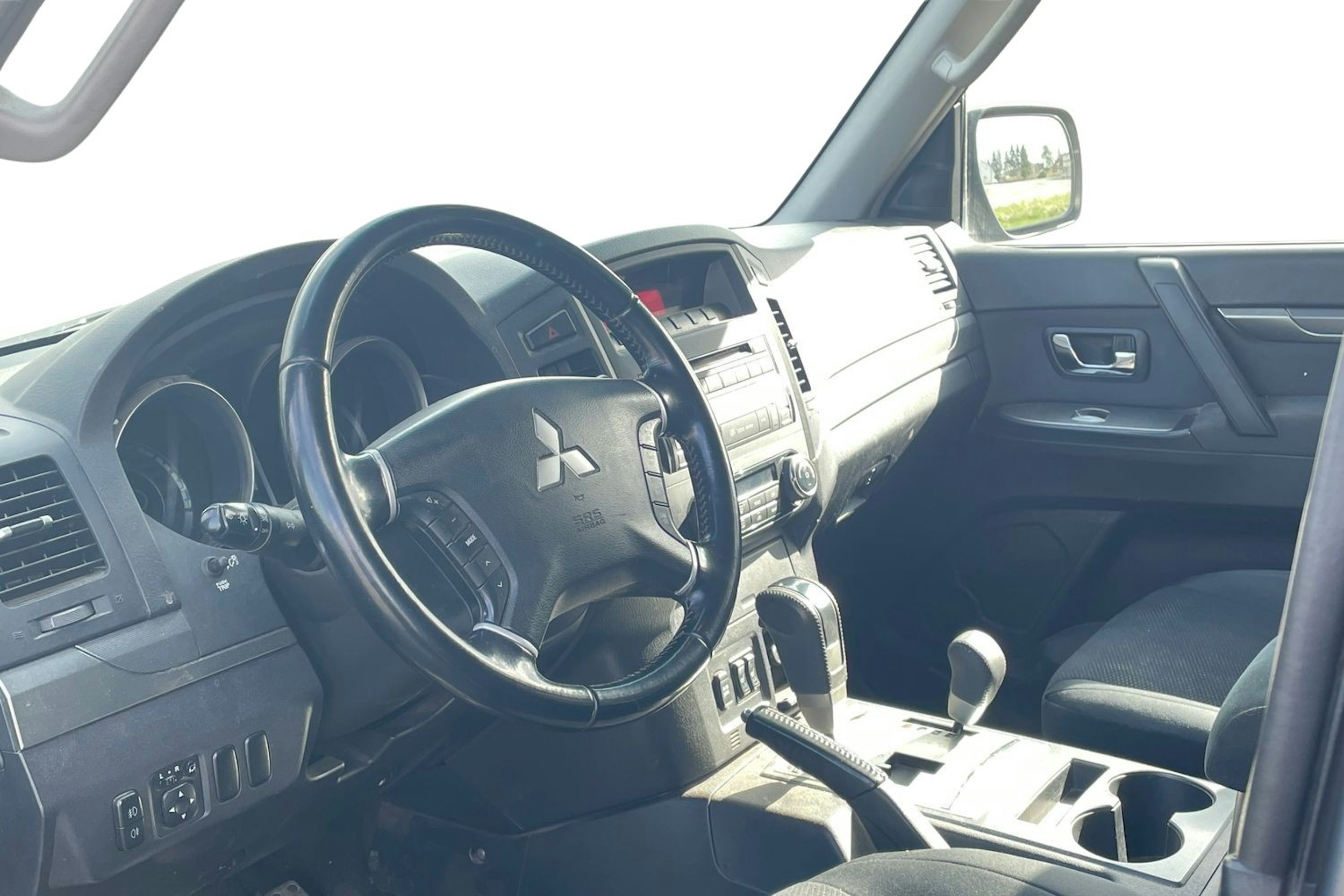 harmaa Mitsubishi Pajero 2008 kuva 3.