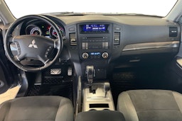 harmaa Mitsubishi Pajero 2008 kuva 9.