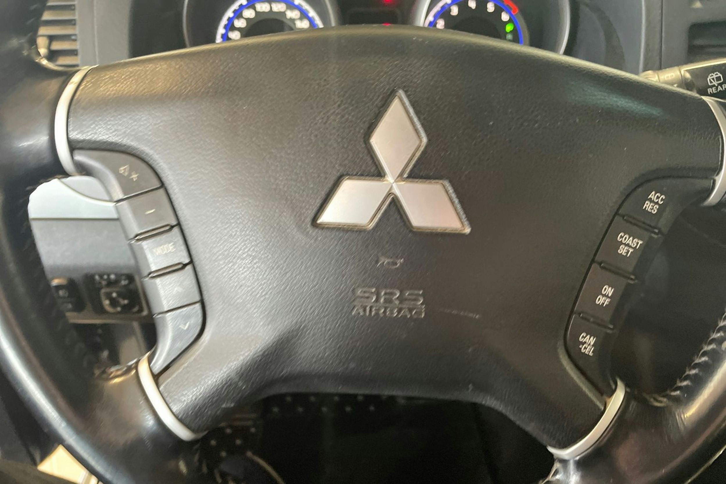 harmaa Mitsubishi Pajero 2008 kuva 15.
