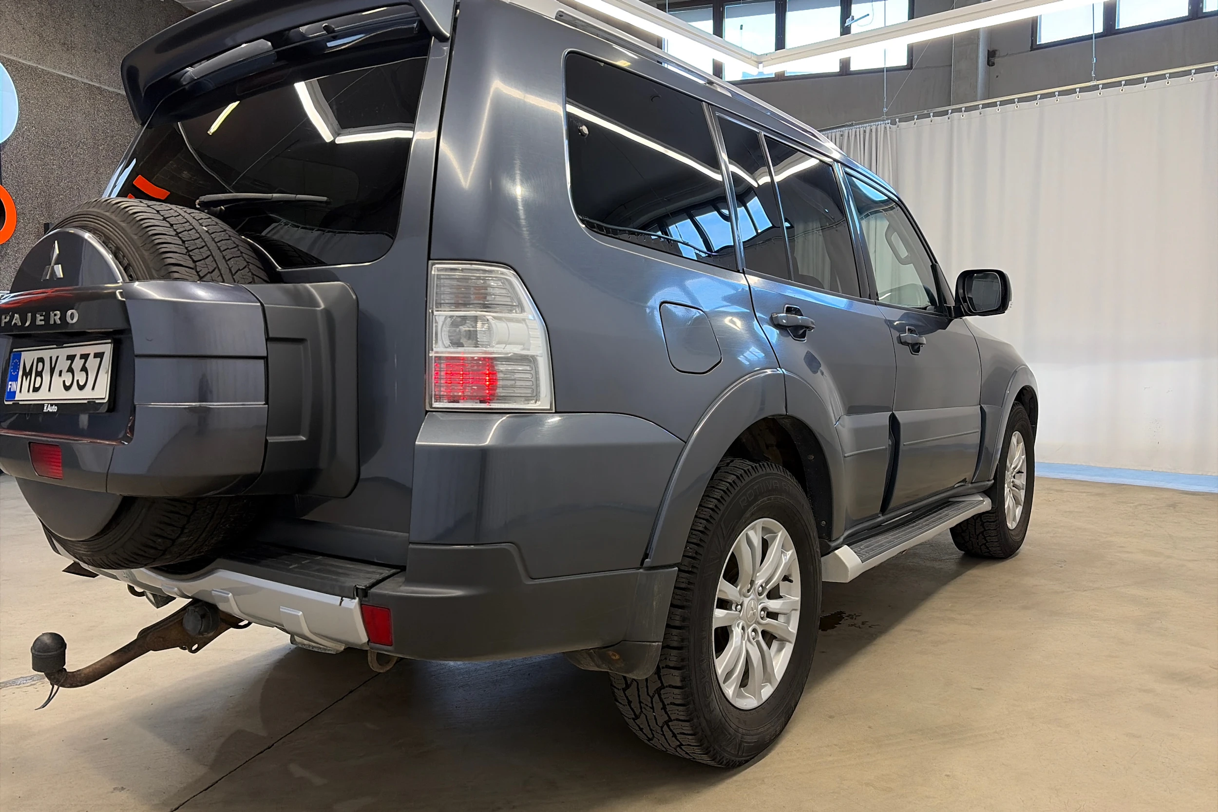 harmaa Mitsubishi Pajero 2008 kuva 10.