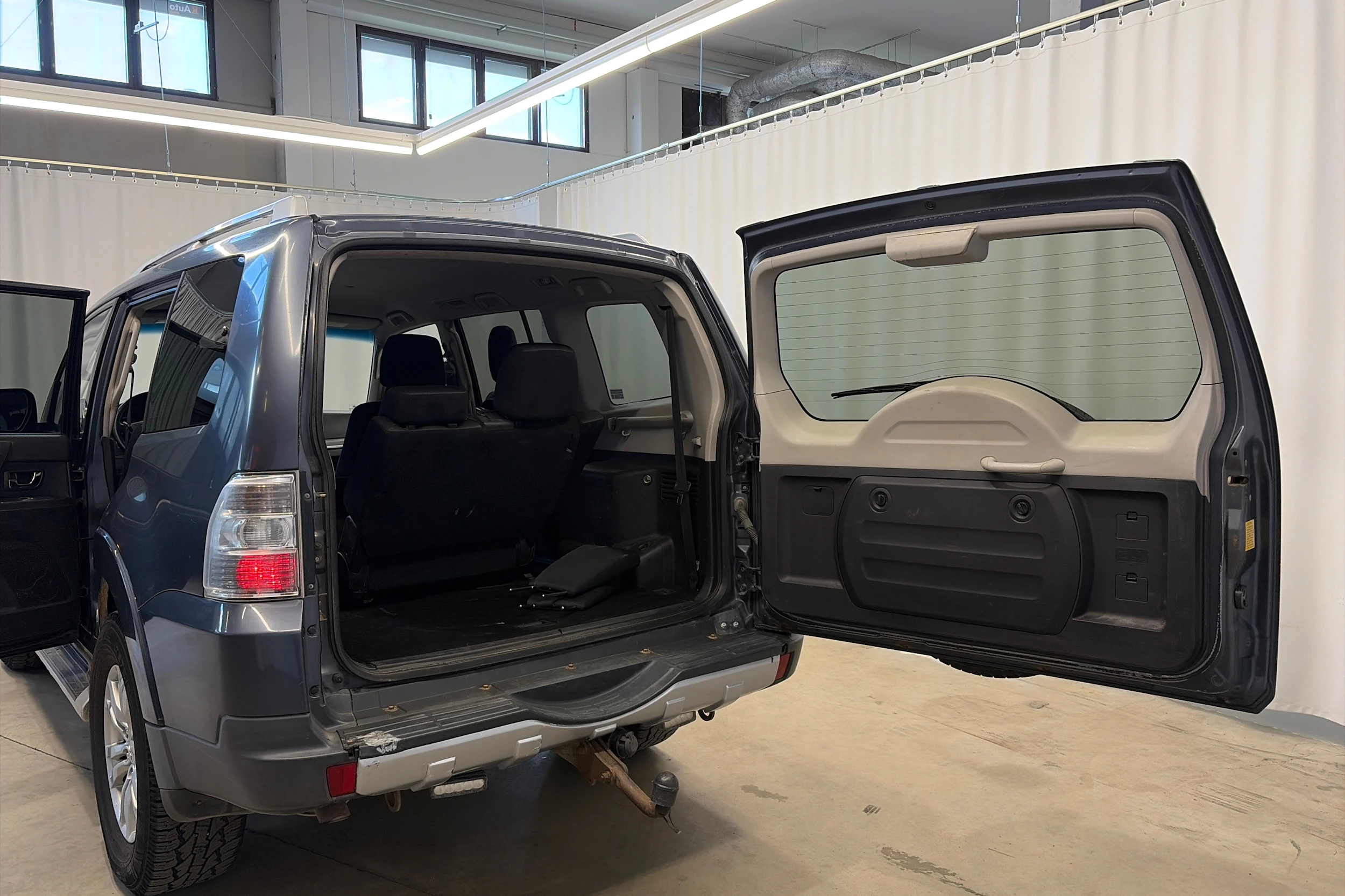 harmaa Mitsubishi Pajero 2008 kuva 12.