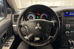harmaa Mitsubishi Pajero 2008 kuva 16.