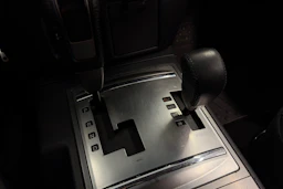 harmaa Mitsubishi Pajero 2008 kuva 18.