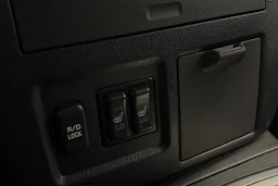 harmaa Mitsubishi Pajero 2008 kuva 20.