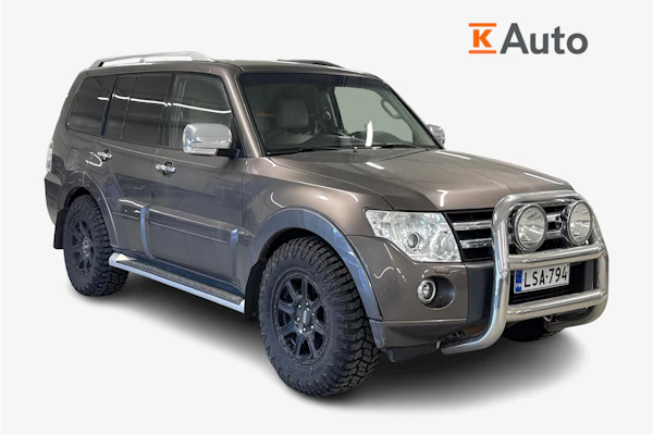 Mitsubishi PAJERO 3,2 Di-D Instyle Navi AT