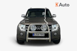 Ruskea (beige) Mitsubishi Pajero 2011 kuva 4.