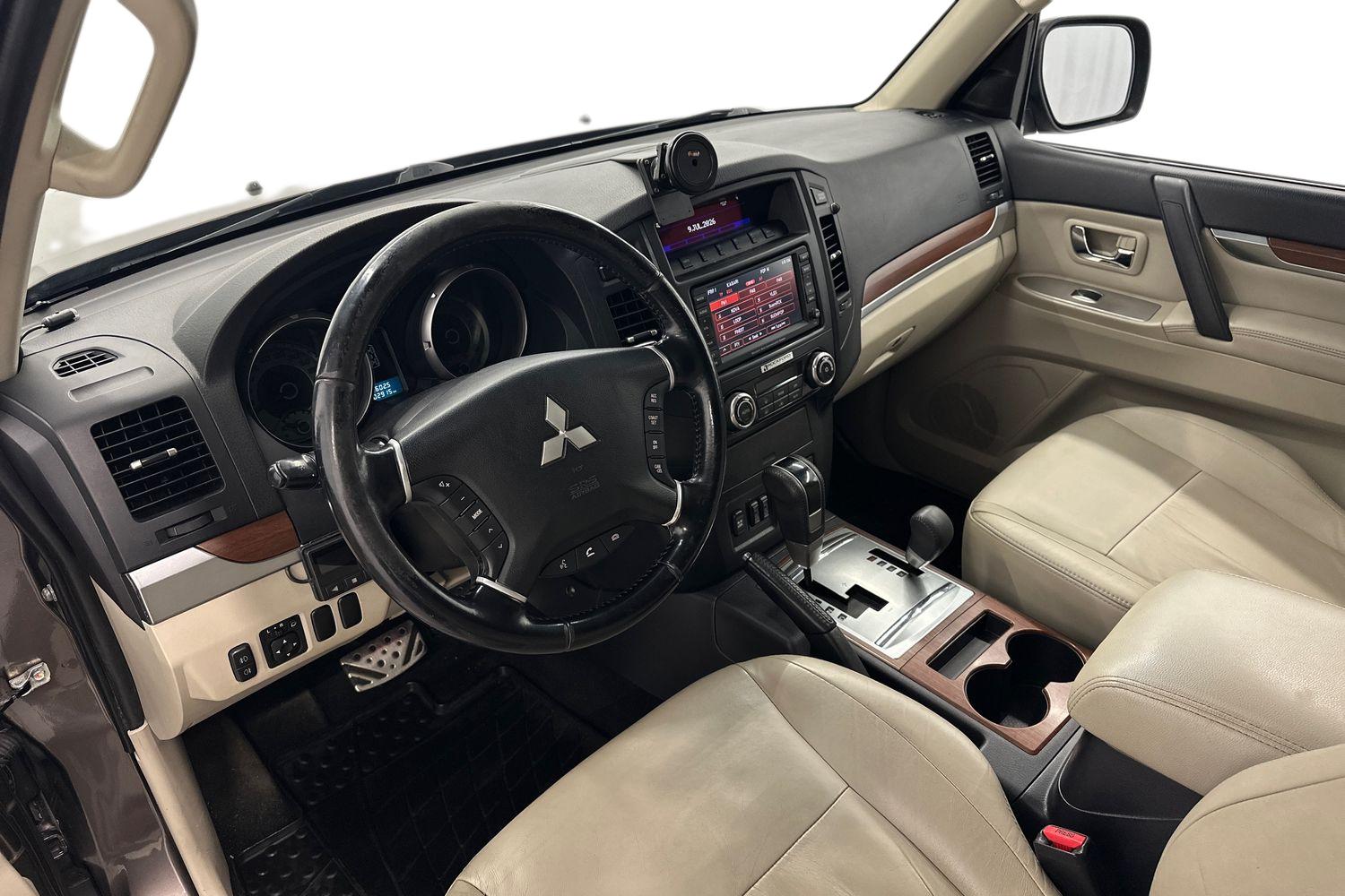 Mitsubishi Pajero 2011, kuva 6/38