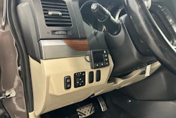 Ruskea (beige) Mitsubishi Pajero 2011 kuva 21.