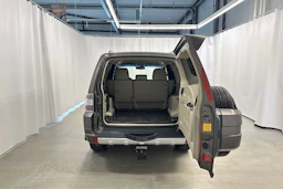 Ruskea (beige) Mitsubishi Pajero 2011 kuva 26.