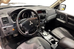 ruskea (beige) Mitsubishi Pajero 2015 kuva 7.