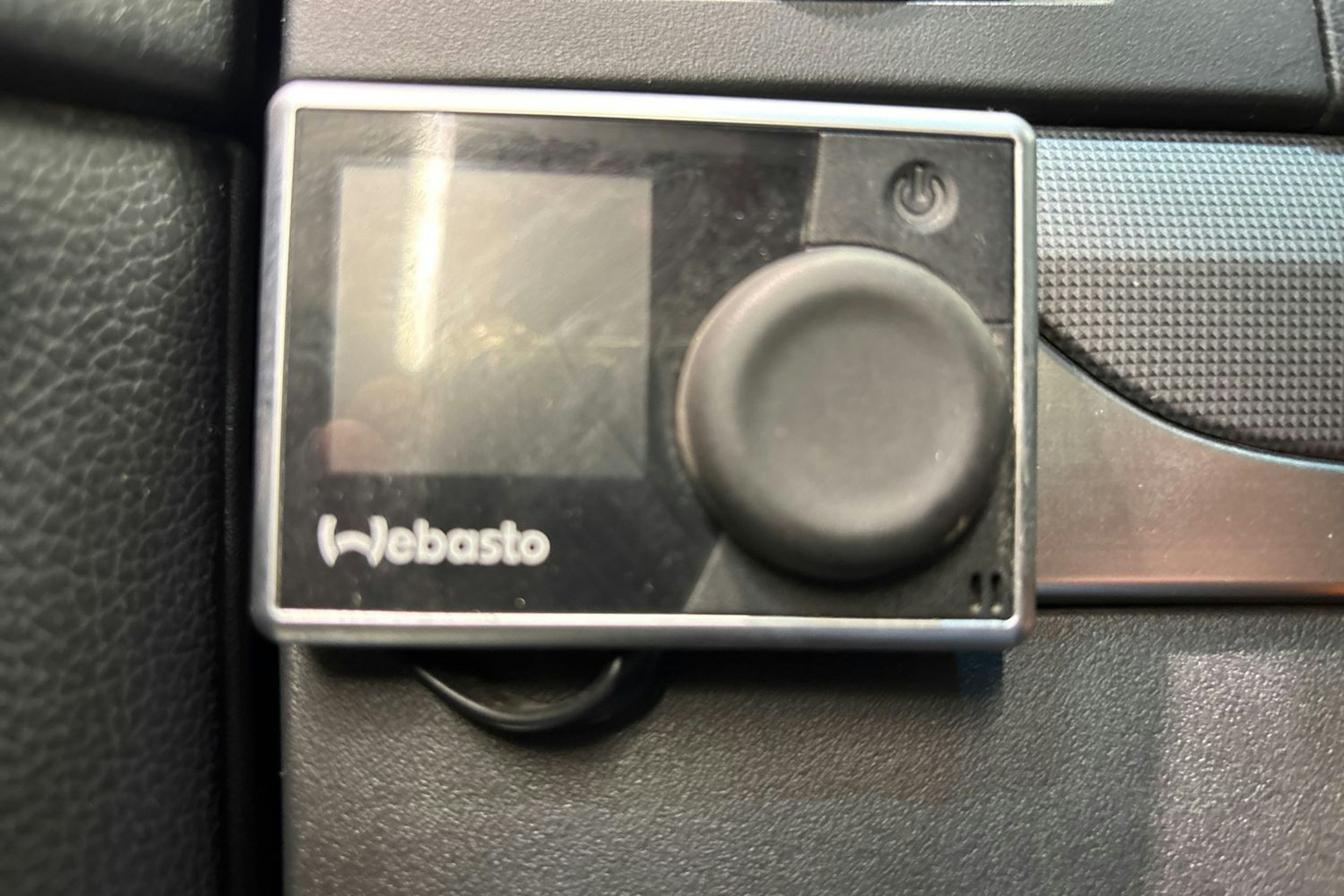 ruskea (beige) Mitsubishi Pajero 2015 kuva 17.