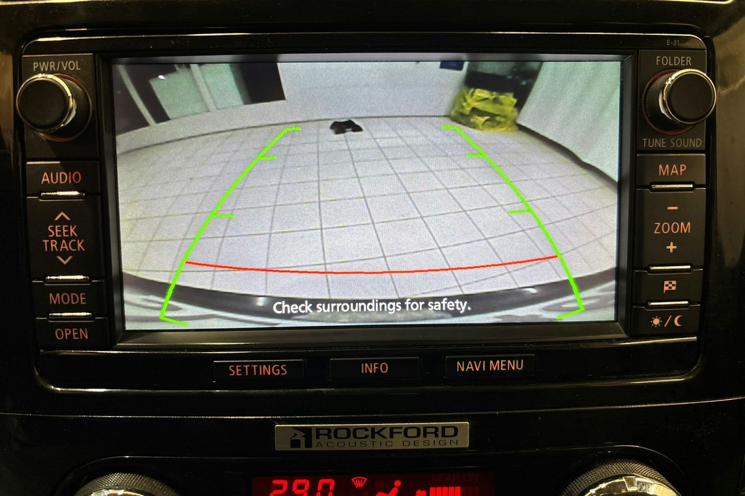 ruskea (beige) Mitsubishi Pajero 2015 kuva 20.