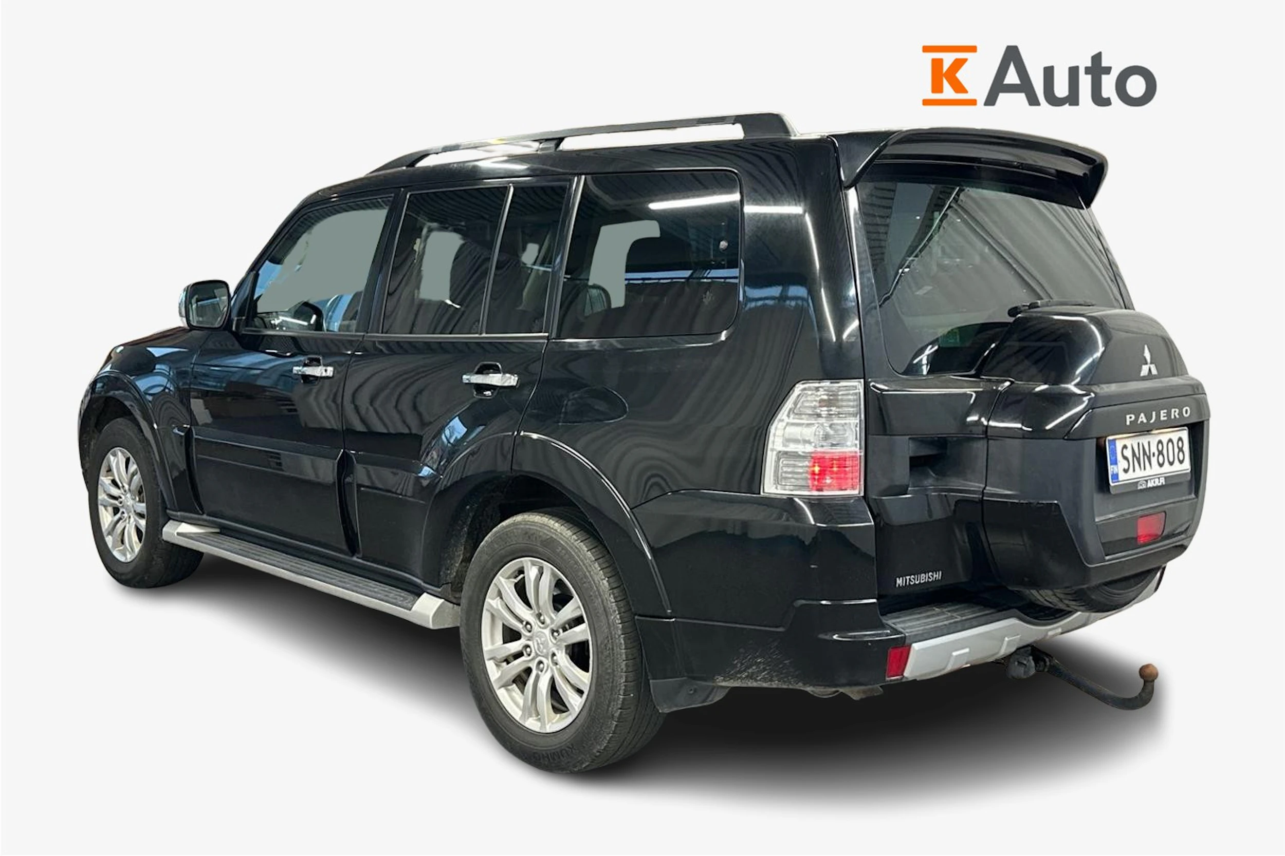 musta Mitsubishi Pajero 2015 kuva 2.