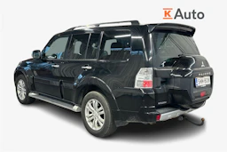 musta Mitsubishi Pajero 2015 kuva 2.