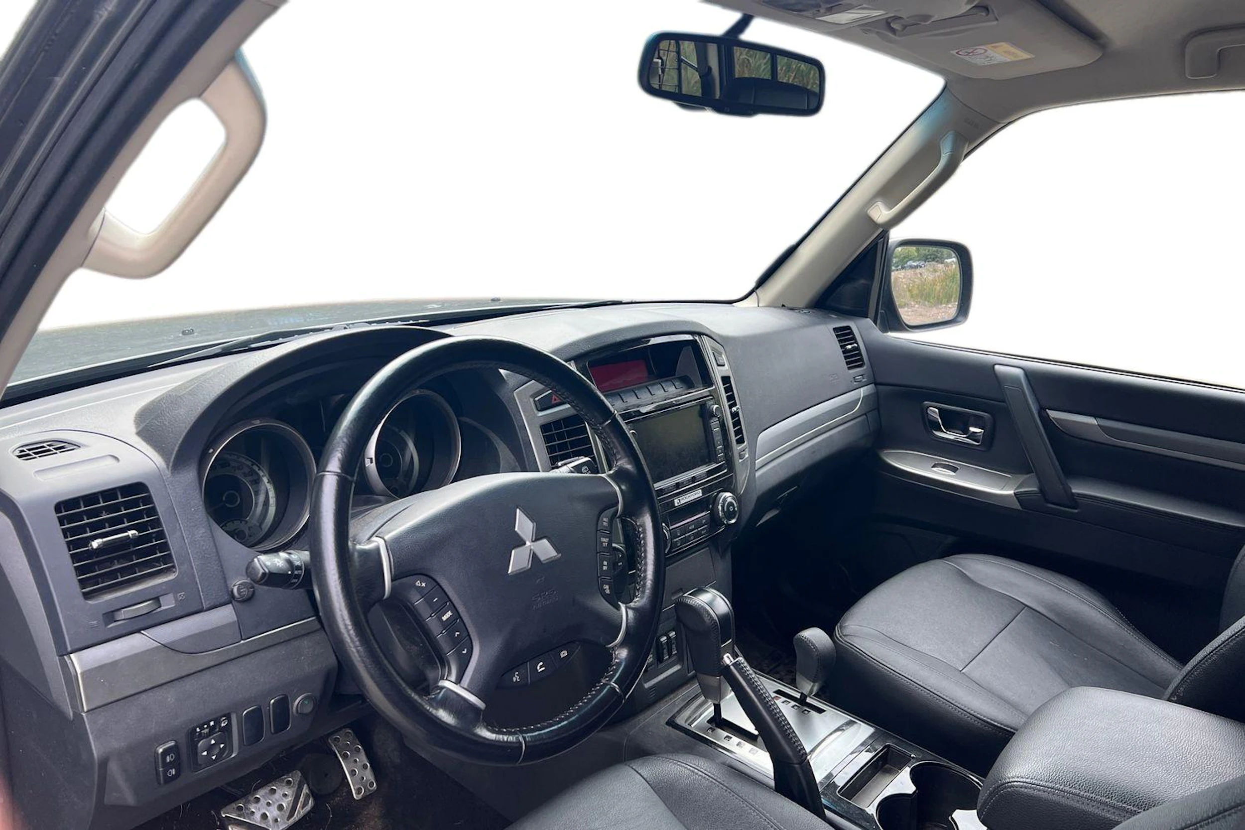 met. harmaa Mitsubishi Pajero 2015 kuva 3.